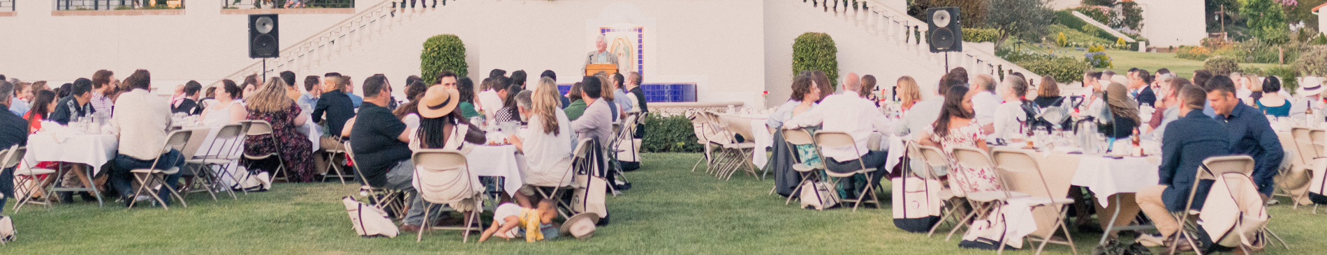 President Paul O'Reilly gives a speech to the assembled dinner attendees