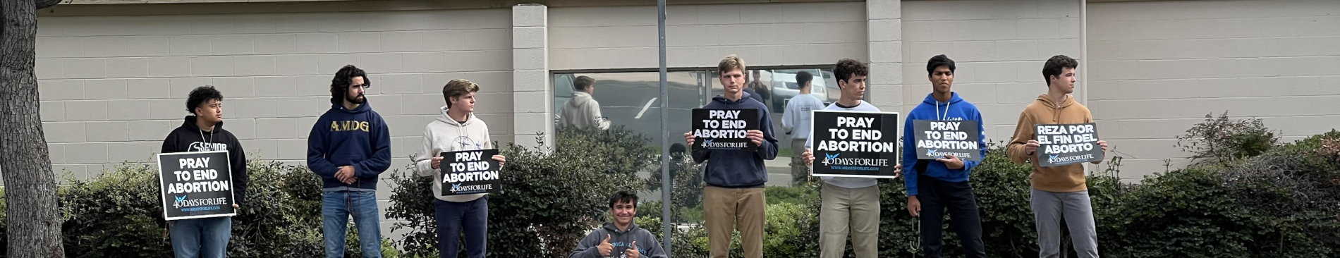 Students Praying at Planned Parenthood