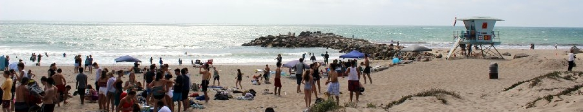Slideshows: Senior-Freshman Beach Day & Dance 2016