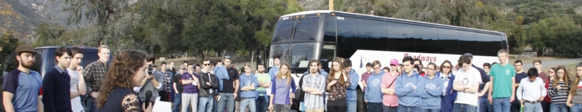 Photos: Students Depart for Walk for Life 2016