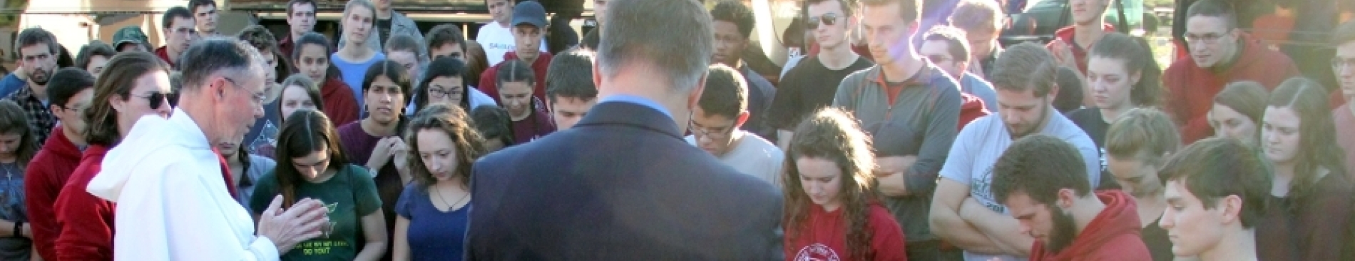 Photos: Students Depart for Walk for Life 2018