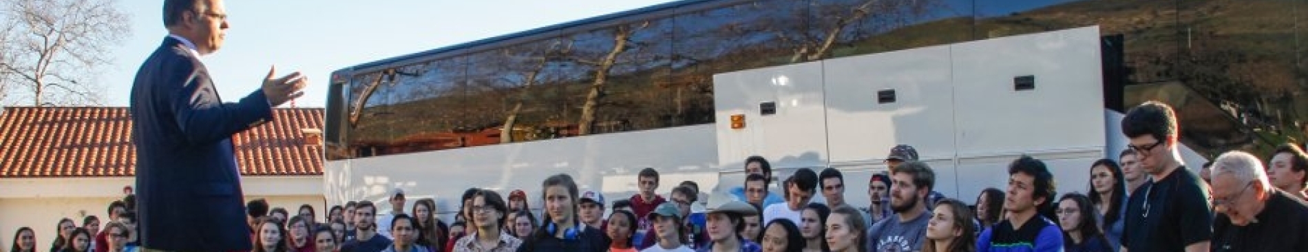Photos: Students Depart for  Walk for Life 2019